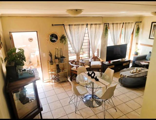 3 BEDROOM TOWNHOUSE FOR SALE IN THE REEDS